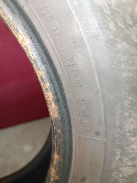Гуми 195/65/15 2 бр. Bridgestone+ 2 бр. PASSIO, дот 2019
