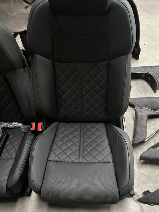 Кожен салон Audi S8 4N
