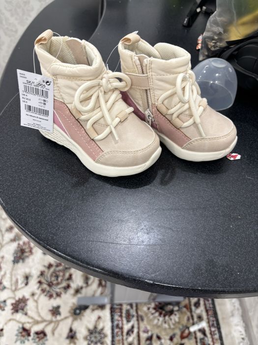 продам детскую обувь