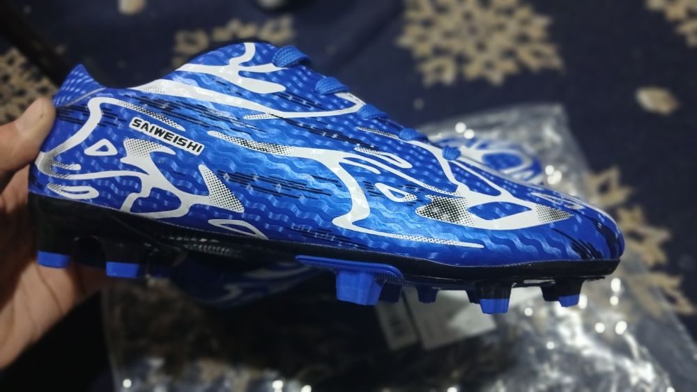 Yangi butsa sotiladi 40-41 razmer, umumaj kiyilmagan