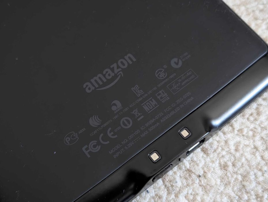 Kindle 4 pentru carti, reviste PDF etc