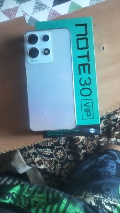 Продам телефон note30 vip