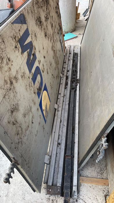usi remorca 285x125 ,2 bucati. rem standard sau semimega