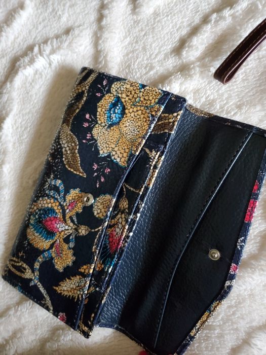 Дамски портфейли естествена кожа