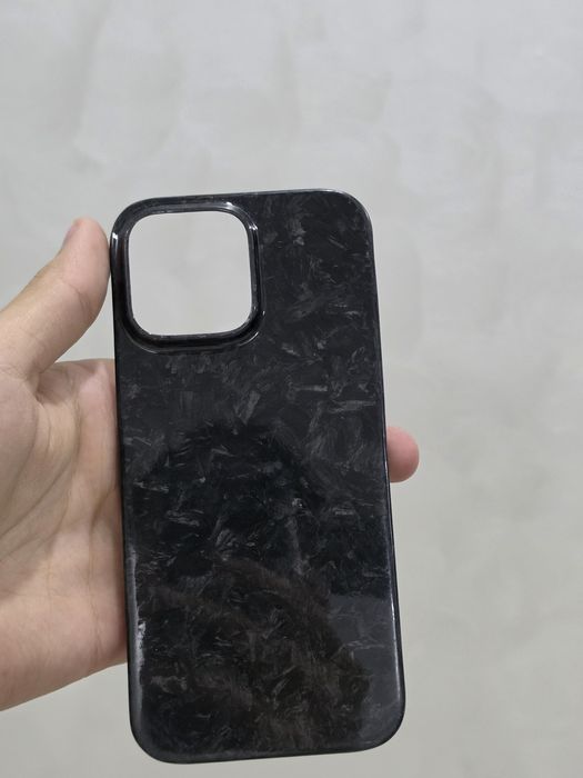 Iphone 16 pro max chexol kovinniy carbon