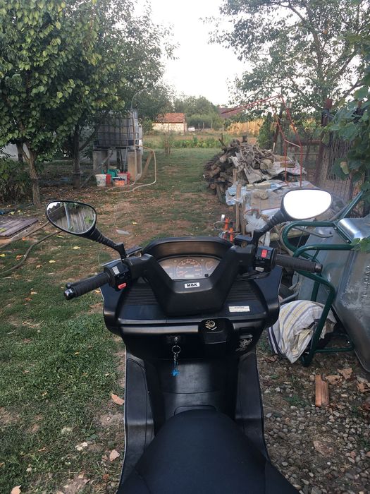 Scuter YAMAHA 250 cm3
