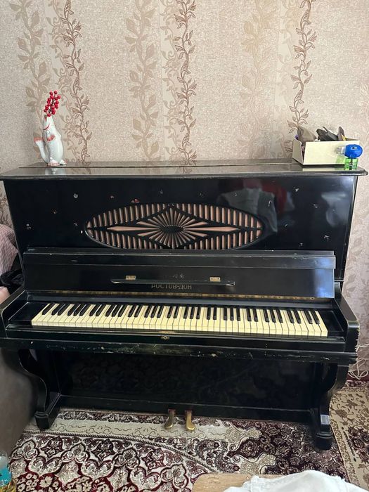 Продаю пианино Ростов-Дон  Цена 250$
