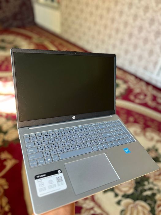 Hp laptop 15 notebook yangi