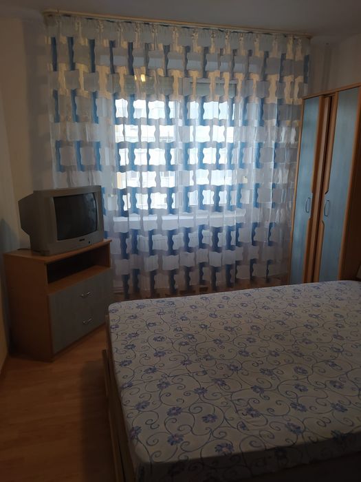 Camera de închiriat