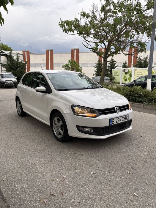 VOLKSWAGEN Polo 2012