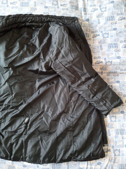 Geacă pufoaică neagră H&M mărimea M