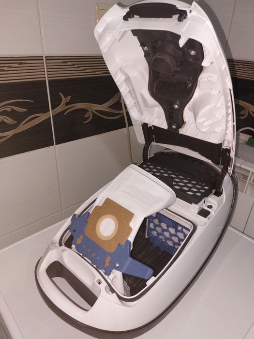 Прахосмукачка Miele S8340 EcoLine