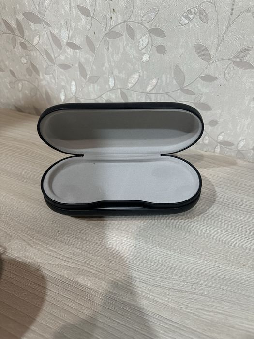 футляр для очков и линз