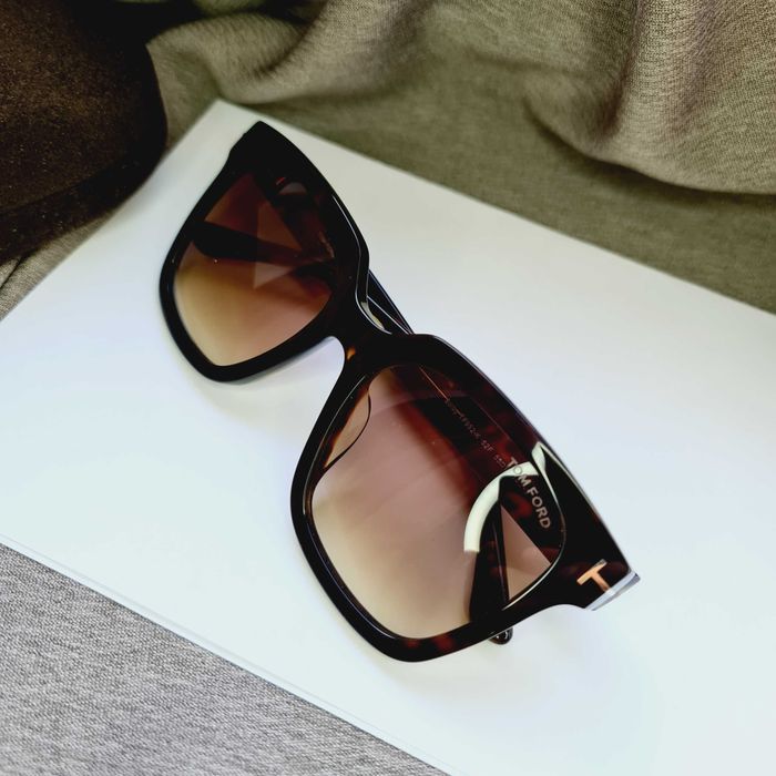Солнцезащитные очки TF.