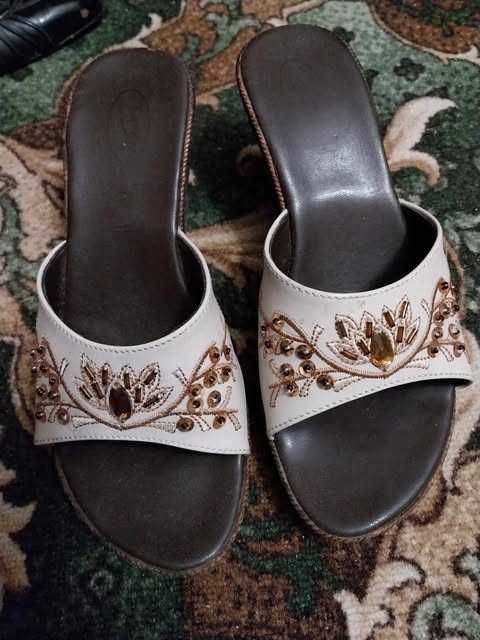 Дамски обувки-използвани