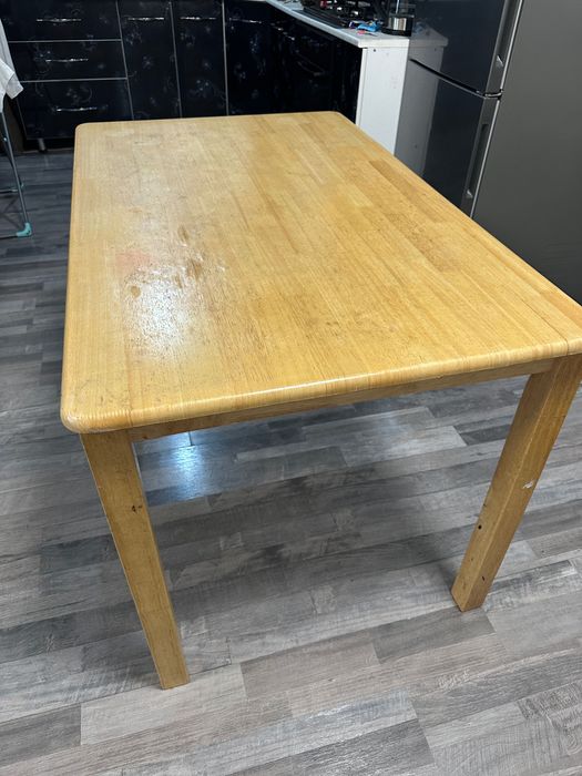 Продам кухонный стол