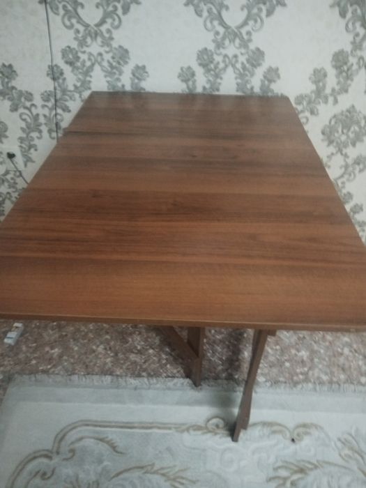 Стол на продажу, сол сатылымда