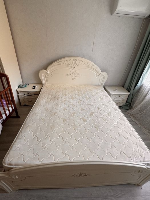 Продам кровать и комод
