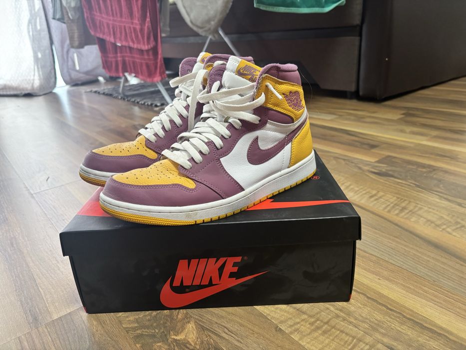 Air Jordan 1 Brotherhood