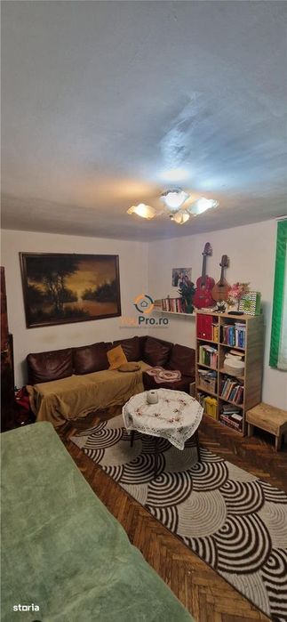 Apartament cu centrala decomandat parter zona Soarelui