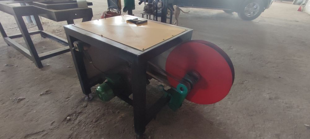 Продам станок для тепличных зажимов.