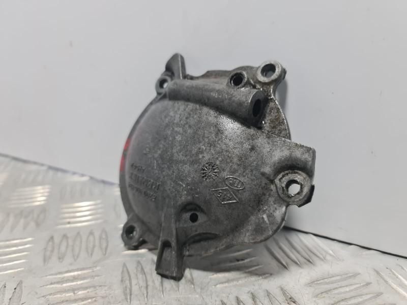 Capac distributie pompa apa Opel Movano 2.5 DCI G9U-630; G9U-650