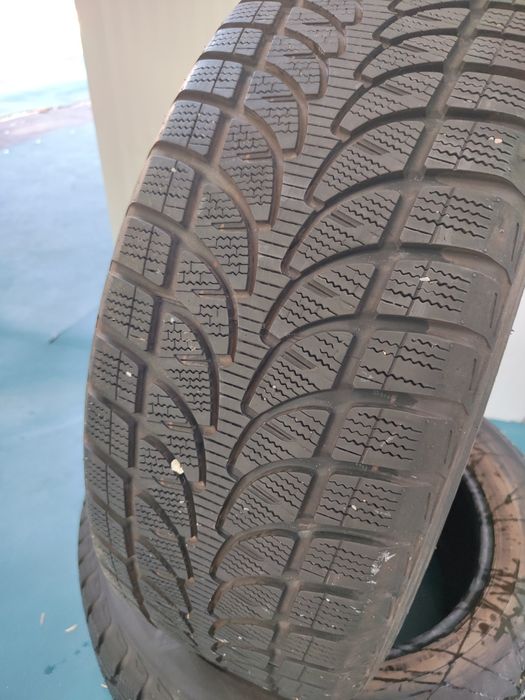 2 бр зимни 235/60/18 Bridgestone