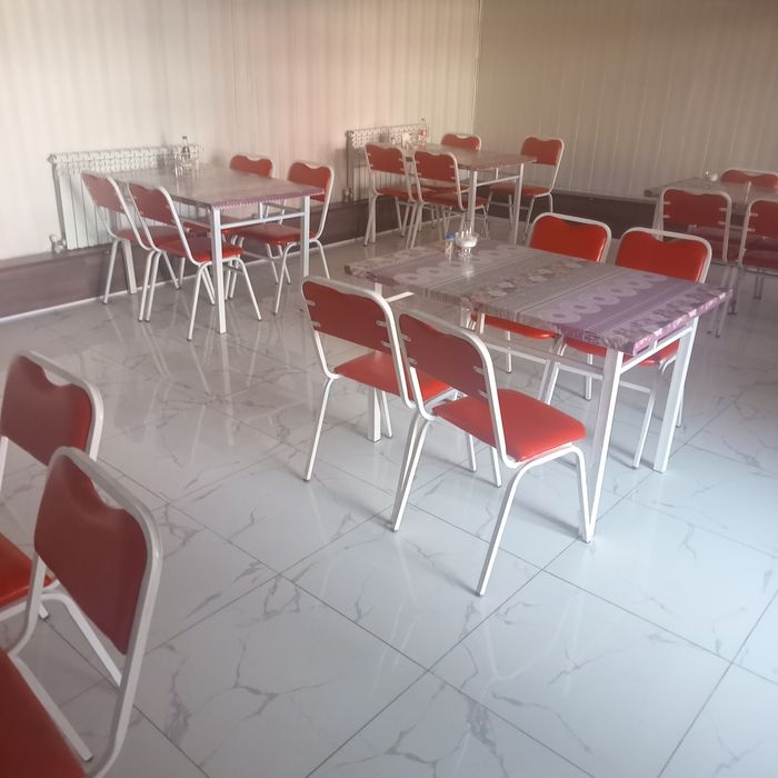 Продам стол со стульями в отличном состоянии