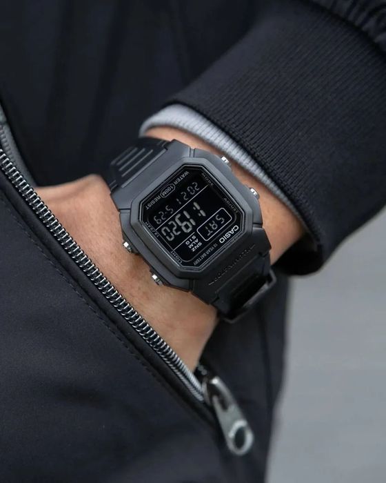 Продам  электронные Casio наручные часы.