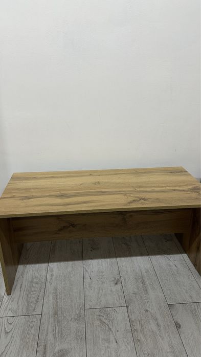 Продаются вешалка и лавочка