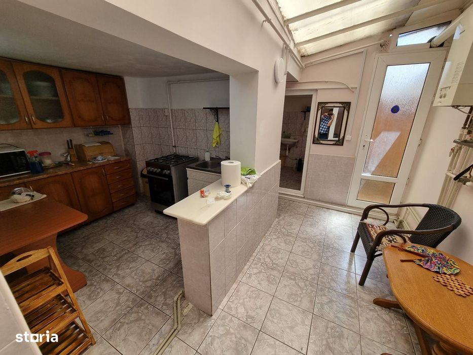 Dacia-  casa cu 5 camere de caramida