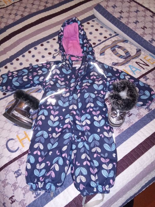 Детский комбинезон и сапожки