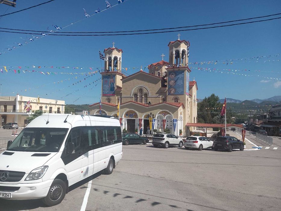 Inchirieri microbuze