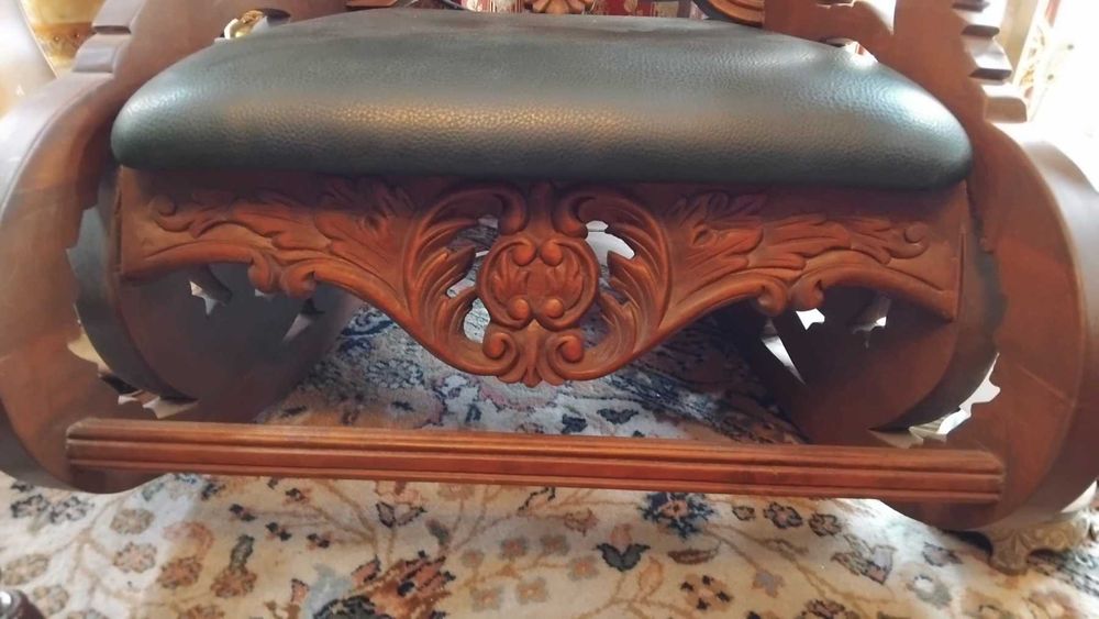 масивно дървено люлеещо кресло