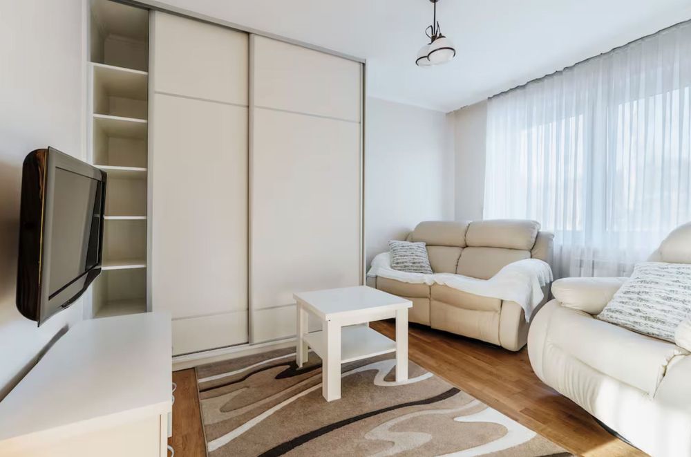 Дава се под наем Тристаен апартамент в София, Дървеница - 99 кв.м за 623.22 € - Снимка #1