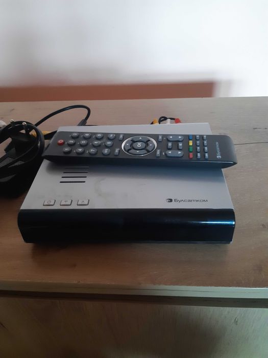 Приемник на Булсатком комплект- дистанционно, адаптер и карта