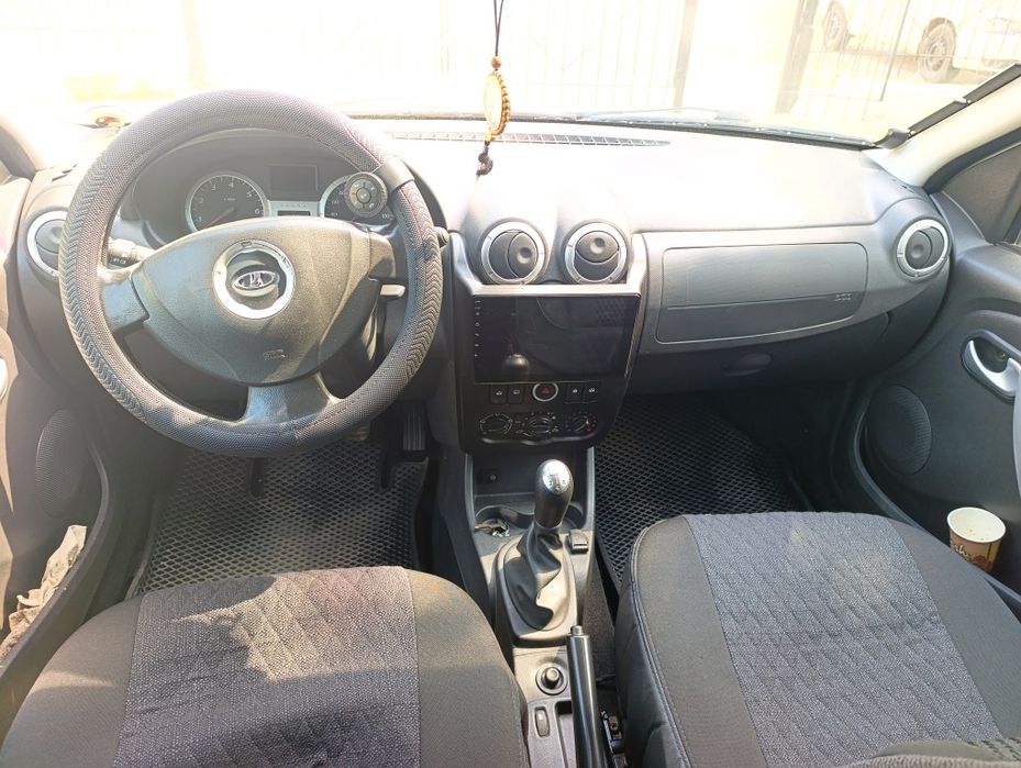 Lada  largus cross