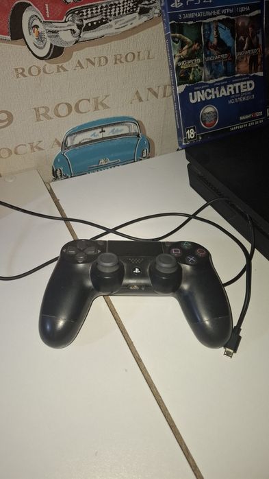Продам Ps4 slim в идеальном состоянии