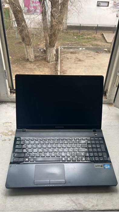 Ноутбук Sumsung.