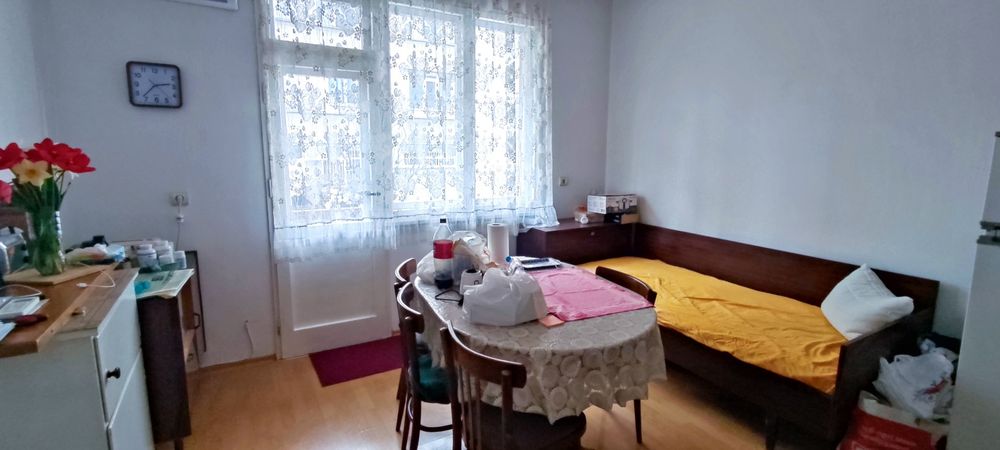 Дава се под наем Тристаен апартамент в Казанлък - 100 кв.м за 398.82 € - Снимка #2