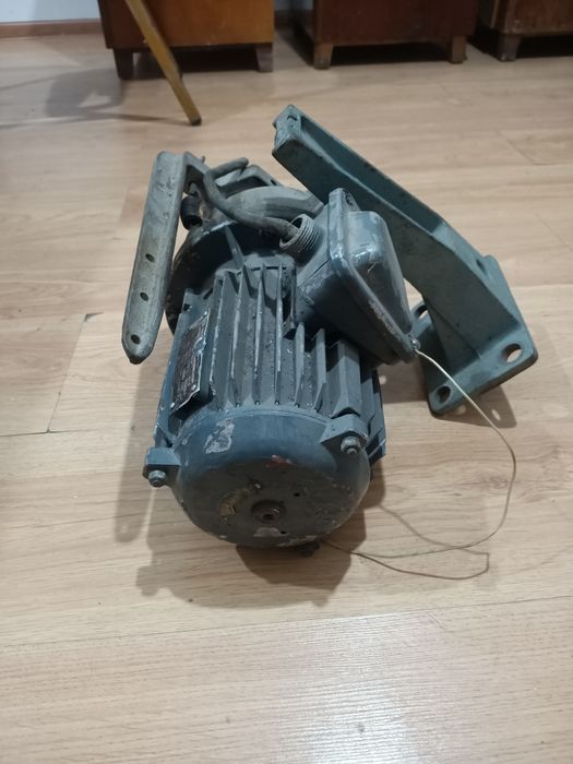 Двигатель для швейной машины