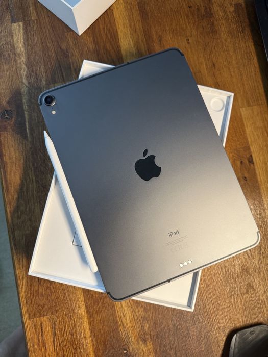 iPad Pro 11 inch 256GB WiFi + Cellular