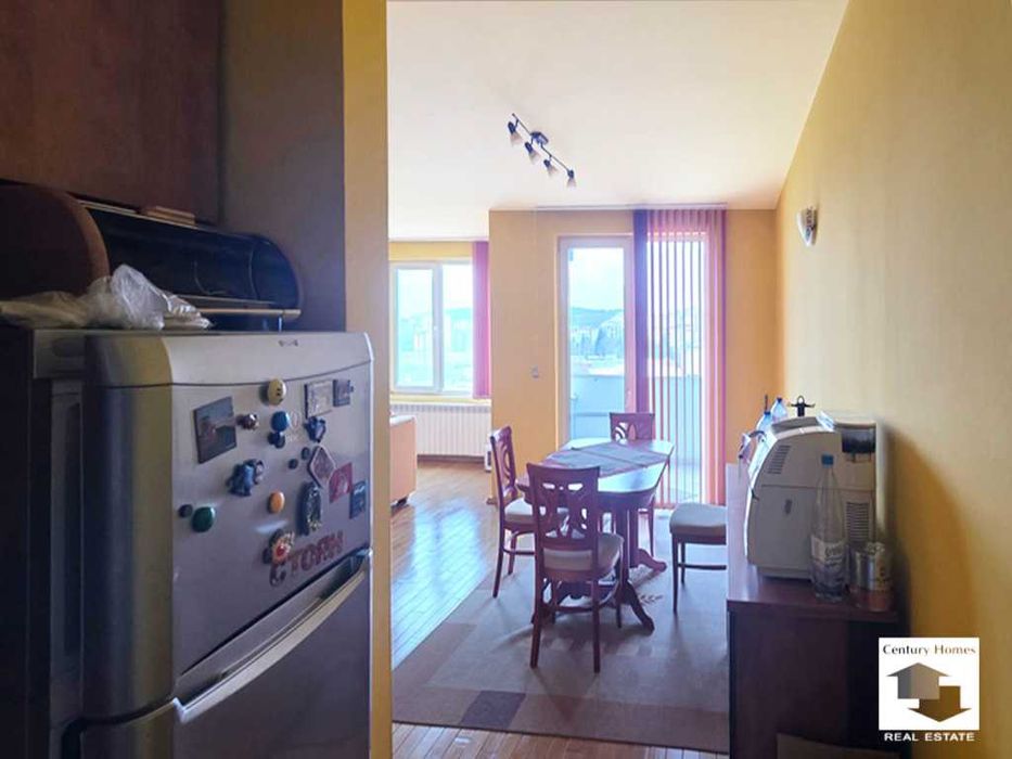 104993 Просторен тристаен апартамент до ОУ Емилиян Станев, В. Търново