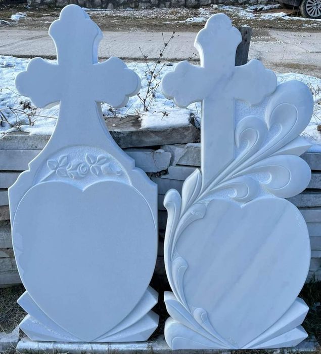 Monumente (cruci ) marmură și granit