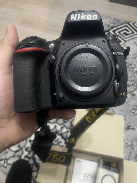 Vand Nikon D750 Dslr