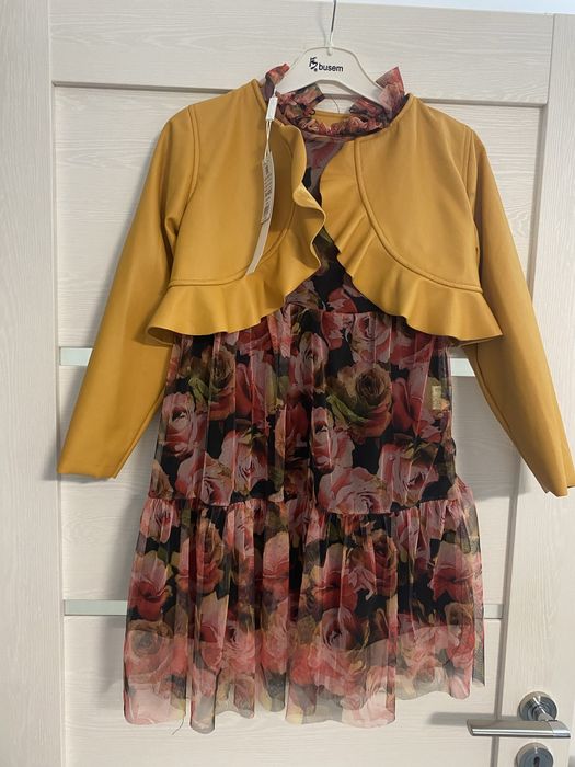 ~NOUA~ Vand rochie eleganta fetite