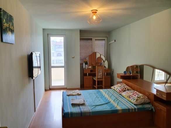 Дава се под наем Тристаен апартамент в Бургас, Център - 100 кв.м за 50 € - Снимка #7