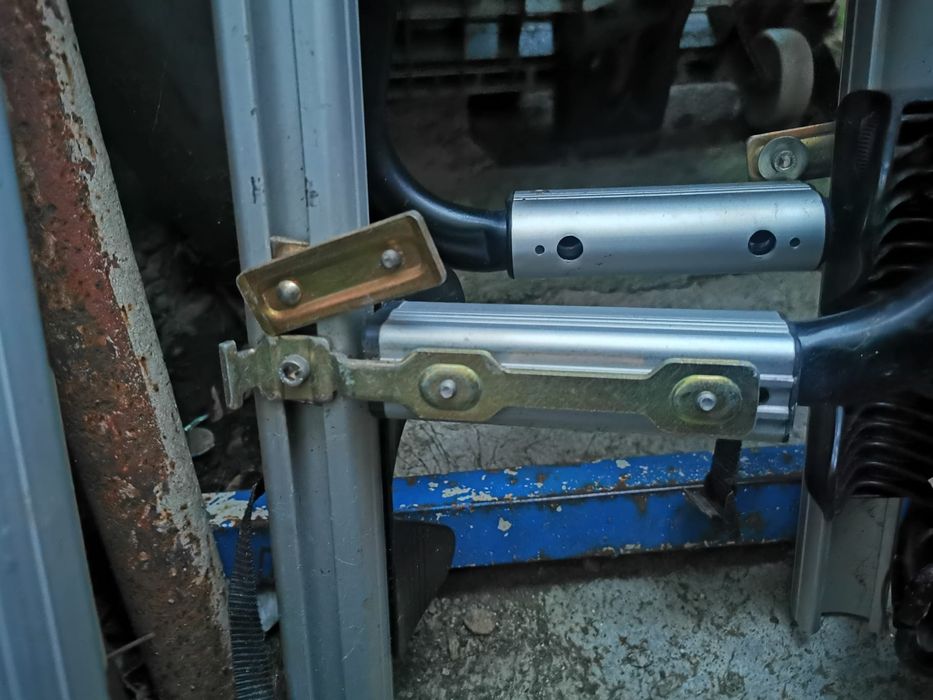 Vând suport bicicleta  aluminiu originali bmw