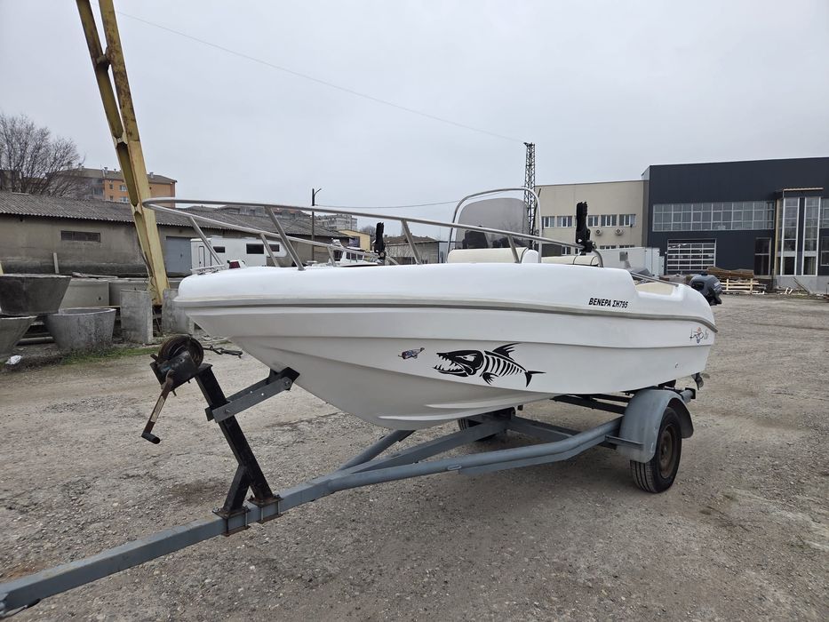 Лодка за риболов, тролинг,сом,воблер,регистрирана в Гърция