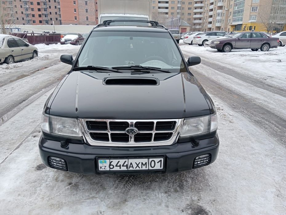 Продам машину Subaru forester в хорошем мостоянит